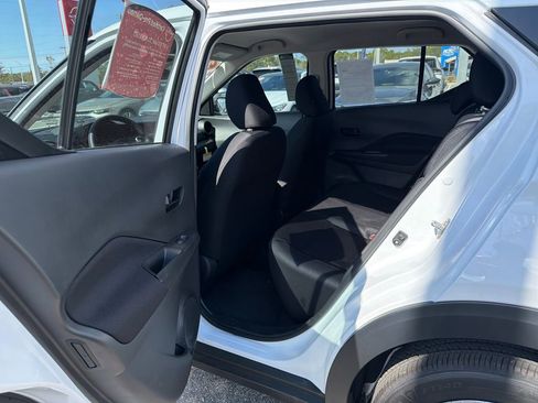 Certified 2025 Nissan Kicks Play S image 16