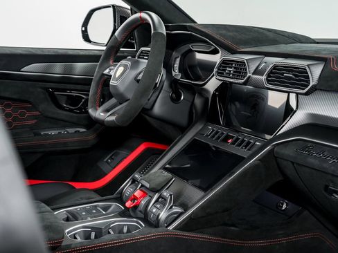 Used 2024 Lamborghini Urus Performante image 38