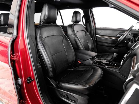 Used 2019 Ford Explorer Limited w/ Class III Trailer Tow Package image 33