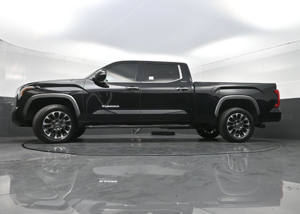 Used 2024 Toyota Tundra Limited w/ Power Package AWD/4WD image 31