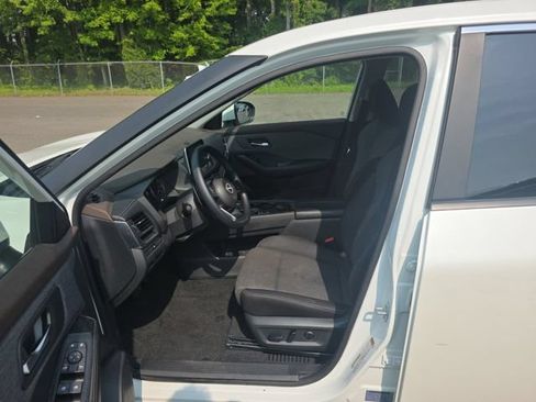 Used 2023 Nissan Rogue SV AWD/4WD image 6
