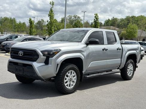Used 2024 Toyota Tacoma SR image 7