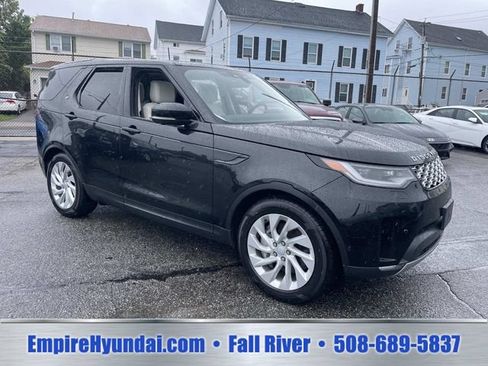 Used 2025 Land Rover Discovery S AWD/4WD image 2