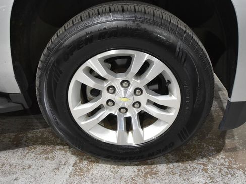 Used 2015 Chevrolet Suburban LT image 61