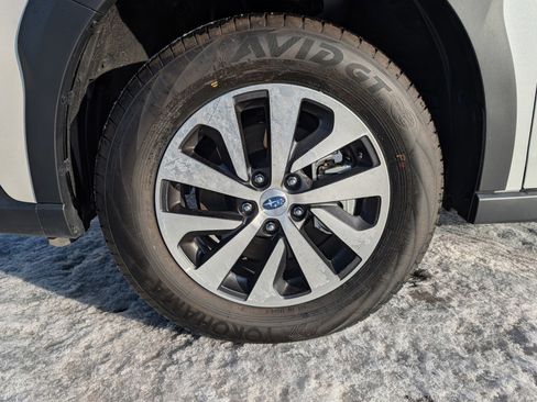 Used 2025 Subaru Outback Premium image 15