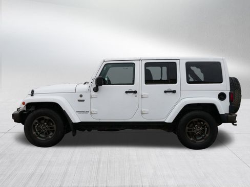 Used 2016 Jeep Wrangler Unlimited Sahara image 4