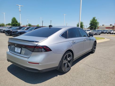 Used 2023 Honda Accord Sport image 3
