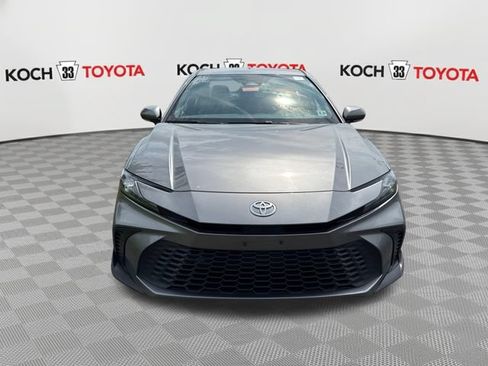 Used 2025 Toyota Camry SE FWD image 2