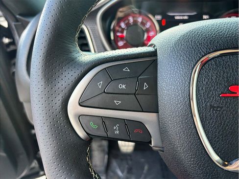 Used 2015 Dodge Challenger SRT Hellcat image 27