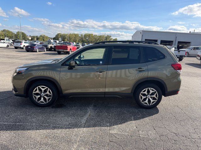 Used 2024 Subaru Forester Premium AWD/4WD image 10