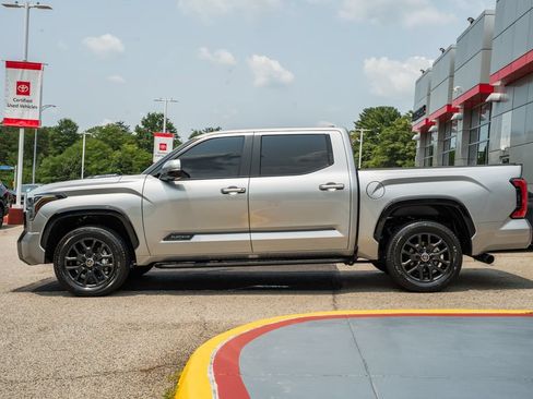 Used 2024 Toyota Tundra Platinum AWD/4WD image 4
