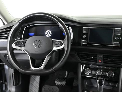 Certified 2023 Volkswagen Jetta SE w/ Panoramic Sunroof Package image 3