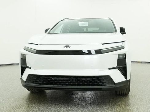 Used 2026 Toyota C-HR AWD/4WD image 19