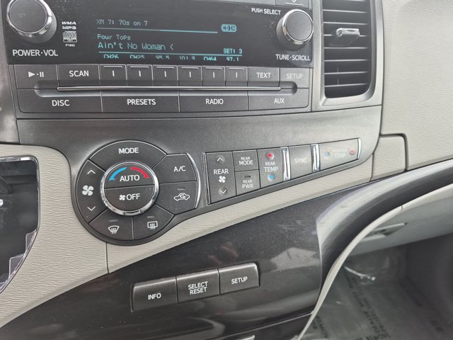 Used 2013 Toyota Sienna LE FWD image 13