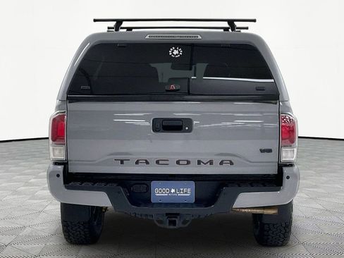 Used 2020 Toyota Tacoma TRD Off-Road w/ Technology Package AWD/4WD image 5