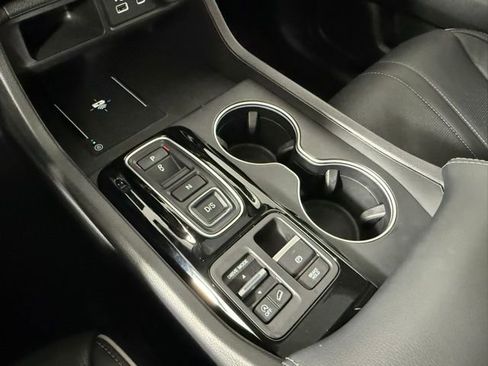 Used 2025 Honda Pilot Elite image 25