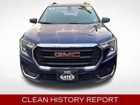Used 2022 GMC Terrain SLE w/ Driver Convenience Package FWD image 2