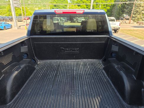 Used 2024 GMC Sierra 1500 SLT AWD/4WD image 5