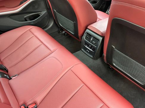 Used 2023 BMW 330e w/ Convenience Package image 29