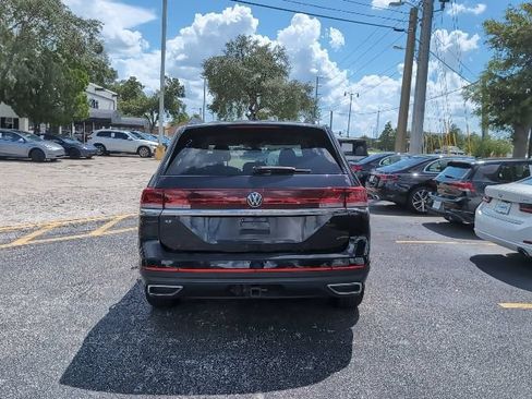 Used 2024 Volkswagen Atlas SE FWD image 6