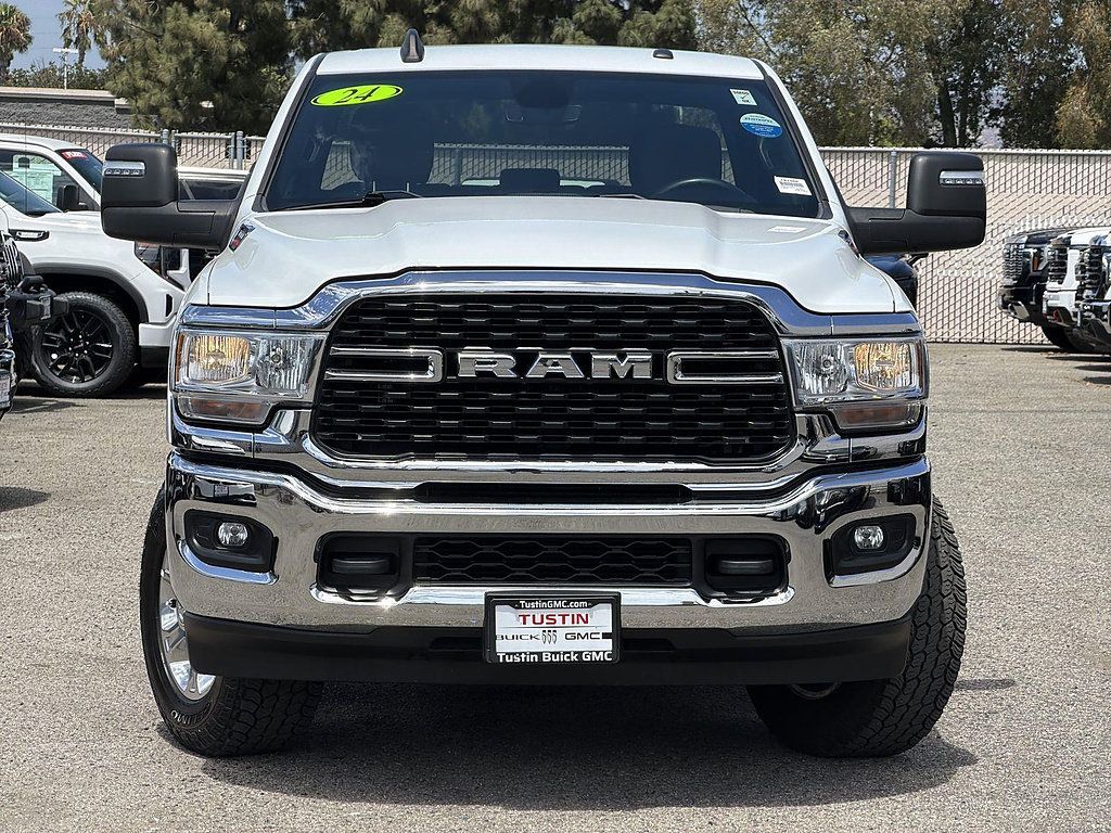 Used 2024 RAM 3500 Big Horn AWD/4WD image 2