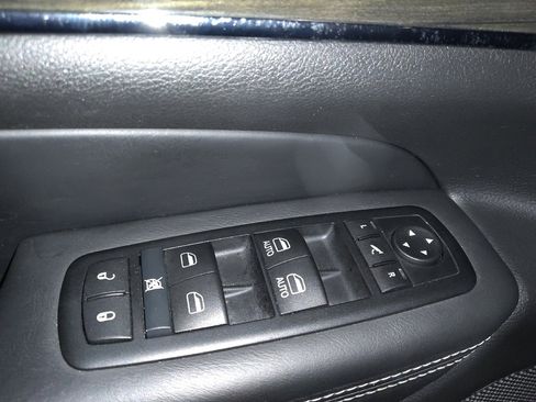 Used 2015 Jeep Grand Cherokee Overland image 27