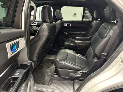 Used 2022 Ford Explorer ST w/ ST Street Pack image 17