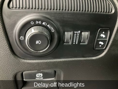 Used 2022 Jeep Wagoneer Series II w/ Premium Group I image 27