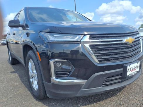Used 2022 Chevrolet Traverse LS image 9