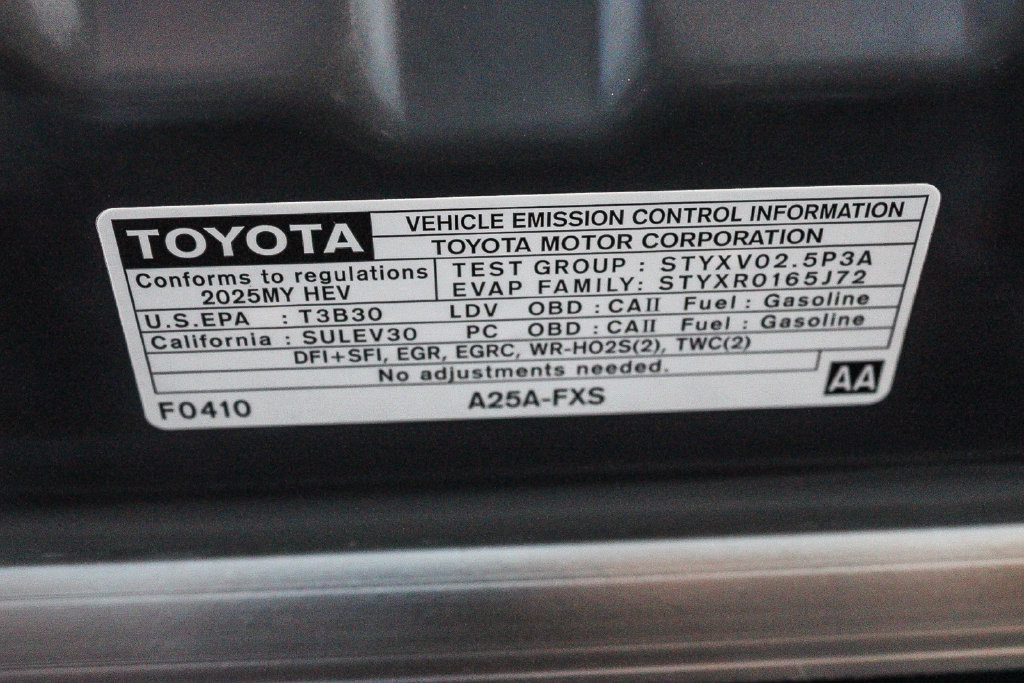 Used 2025 Toyota Camry SE w/ Convenience Package FWD image 28