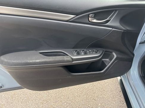 Used 2017 Honda Civic Sport image 9