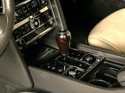 Used 2013 Bentley Mulsanne w/ Premiere Specification Pkg image 40