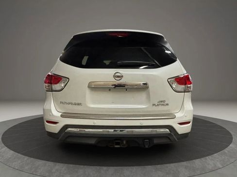 Used 2016 Nissan Pathfinder Platinum image 4