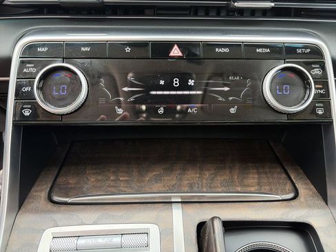 Used 2024 Genesis GV80 2.5T AWD/4WD image 28