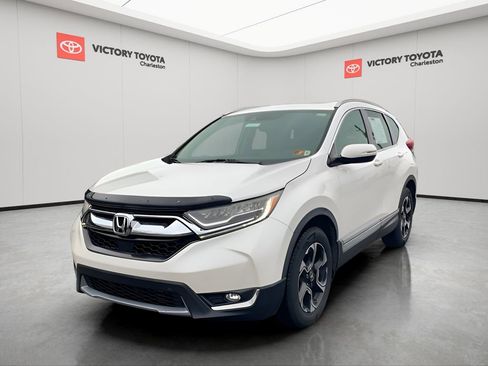 Used 2018 Honda CR-V Touring image 2