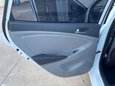 Used 2017 Hyundai Accent SE FWD image 19