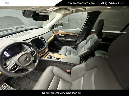 Used 2023 Volvo XC90 B6 Plus image 17