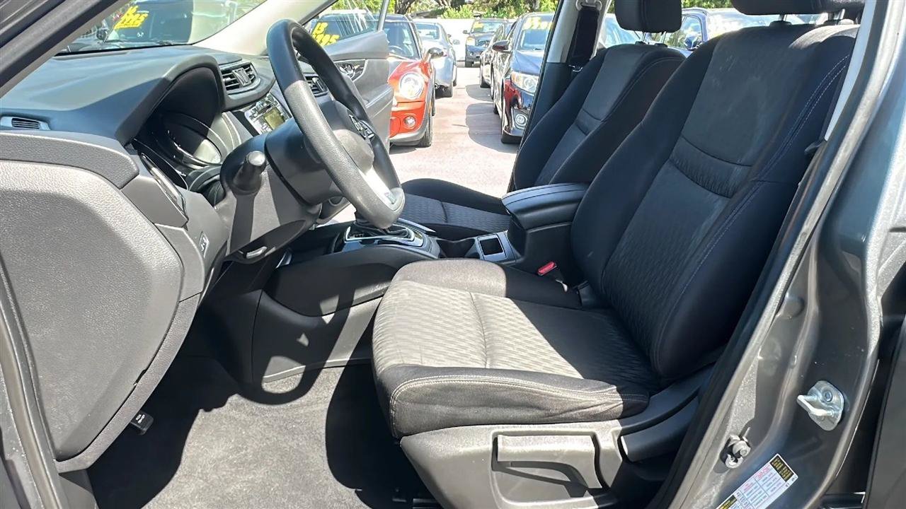 Used 2017 Nissan Rogue S FWD image 24