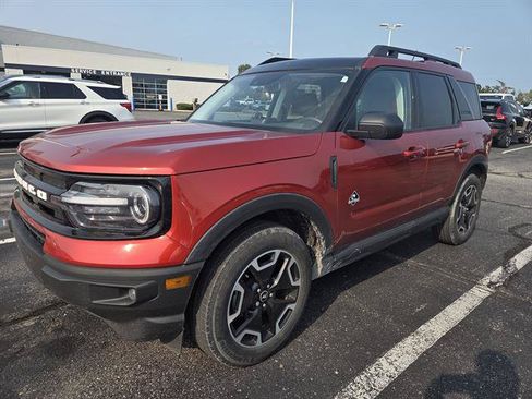 Used 2023 Ford Bronco Sport Outer Banks w/ Tech Package AWD/4WD image 1