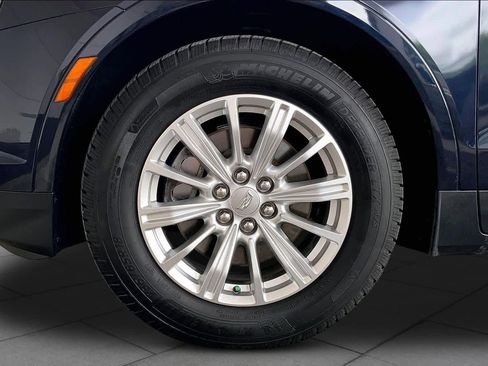 Used 2017 Cadillac XT5 FWD image 11