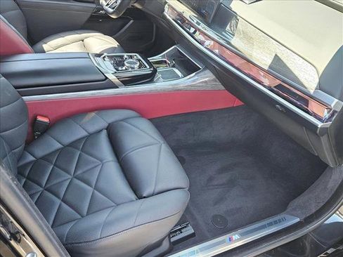 Certified 2023 BMW 740i RWD image 19