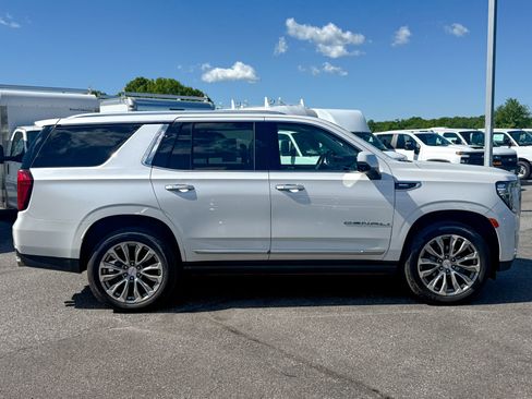 Certified 2021 GMC Yukon Denali w/ Denali Premium Package AWD/4WD image 7