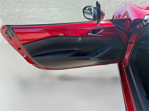 Used 2021 MAZDA MX-5 Miata Grand Touring image 19