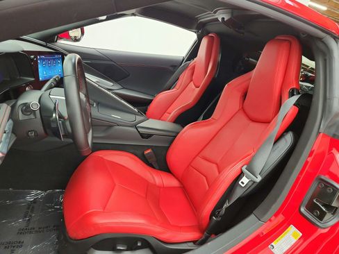Used 2024 Chevrolet Corvette Stingray Coupe RWD image 10