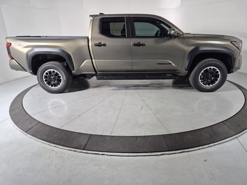 New 2026 Toyota Tacoma SR5 image 8