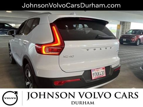 Used 2025 Volvo XC40 B5 Plus AWD/4WD image 4