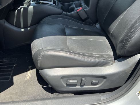 Used 2020 Nissan Rogue SL w/ Premium Package AWD/4WD image 11