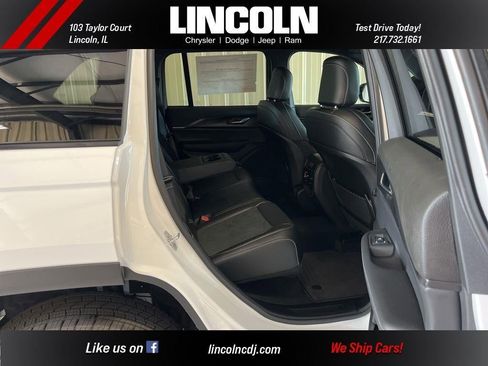 New 2025 Jeep Grand Cherokee Altitude image 15