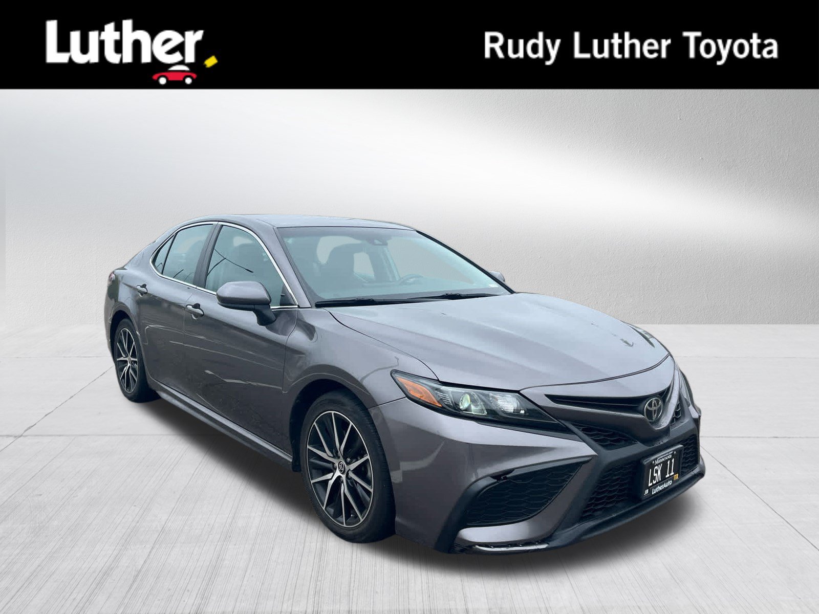 Certified 2021 Toyota Camry SE FWD image 1