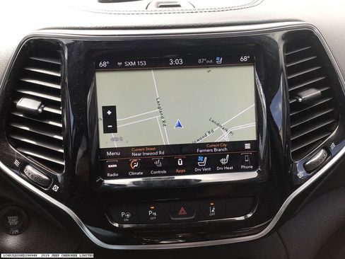 Used 2019 Jeep Cherokee Limited w/ Luxury Group image 10